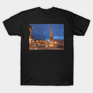 Obelisco Sant'Oronzo obelisk in Ostuni, Italy T-Shirt